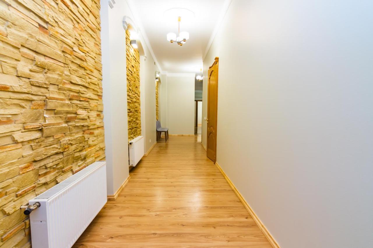 Apartment Spacious In The Heart Of *